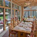 Swiss Alpine Hotel Allalin