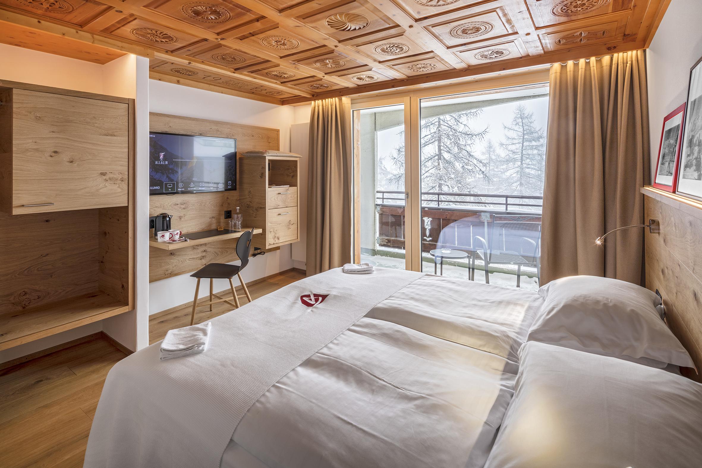 Swiss Alpine Allalin 4*