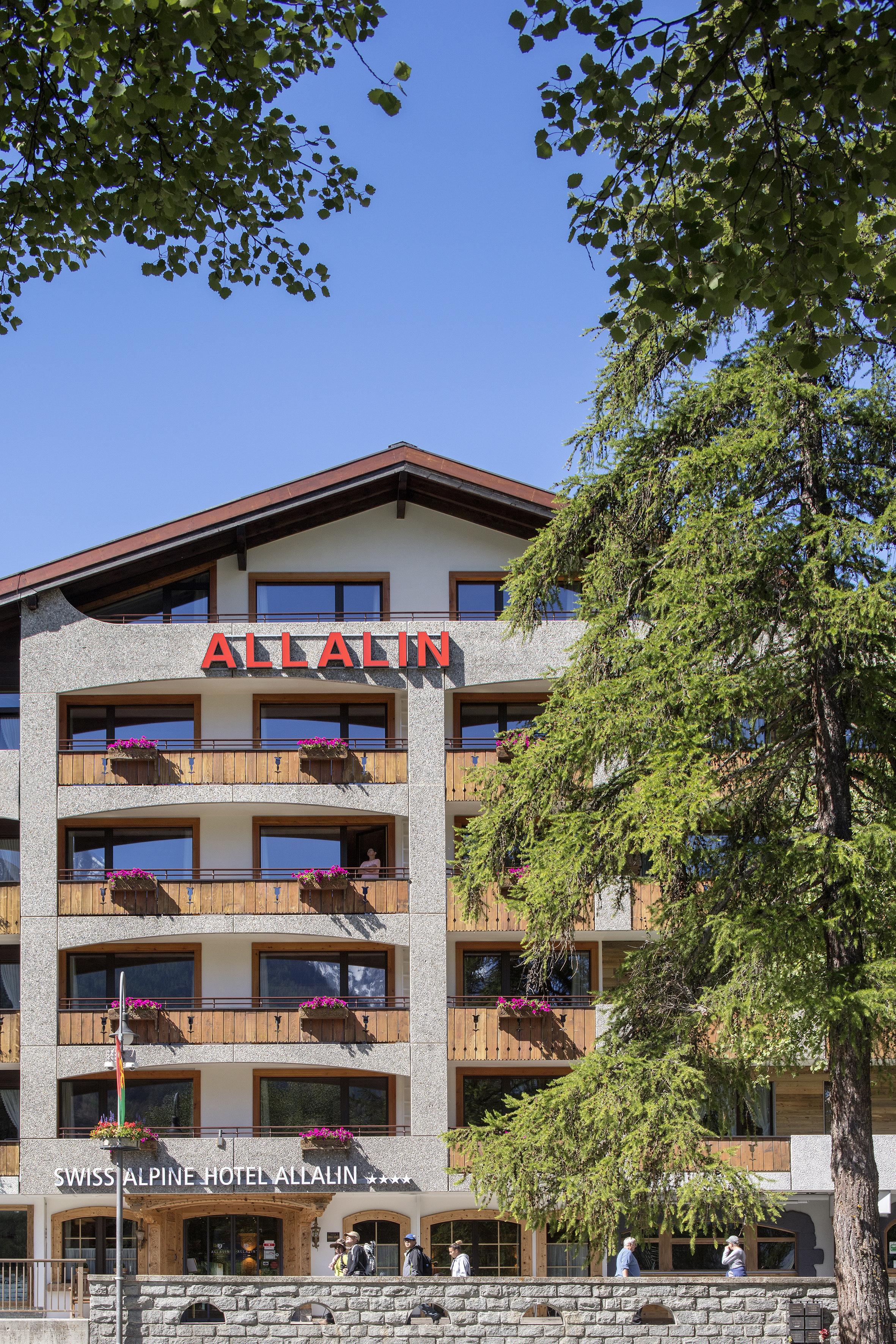 Swiss Alpine Allalin Hotel 4*