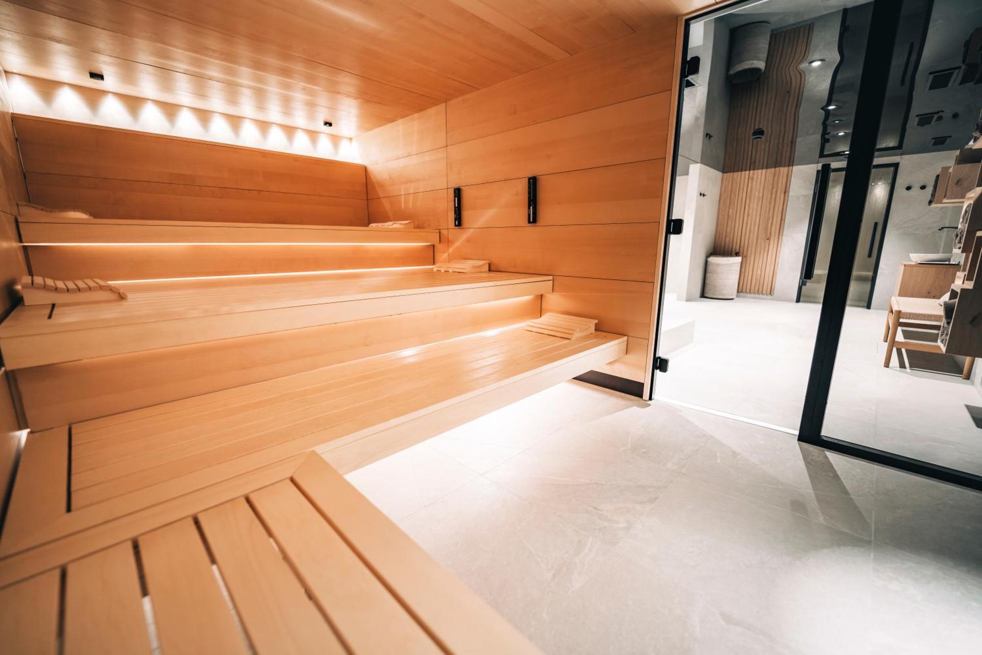Hotel Swiss Alpine Allalin 4*